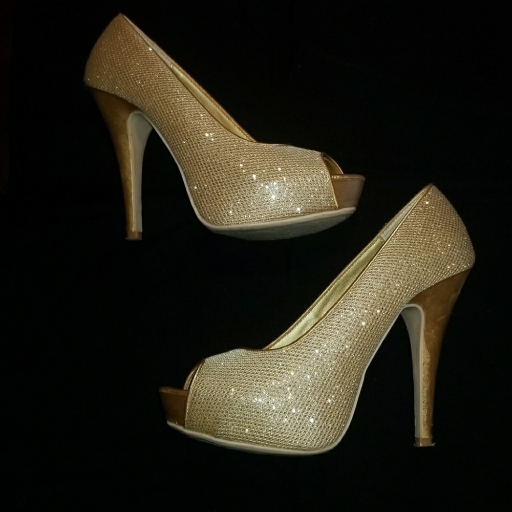 Chinese Laundry Hey There Peep Toe Pumps